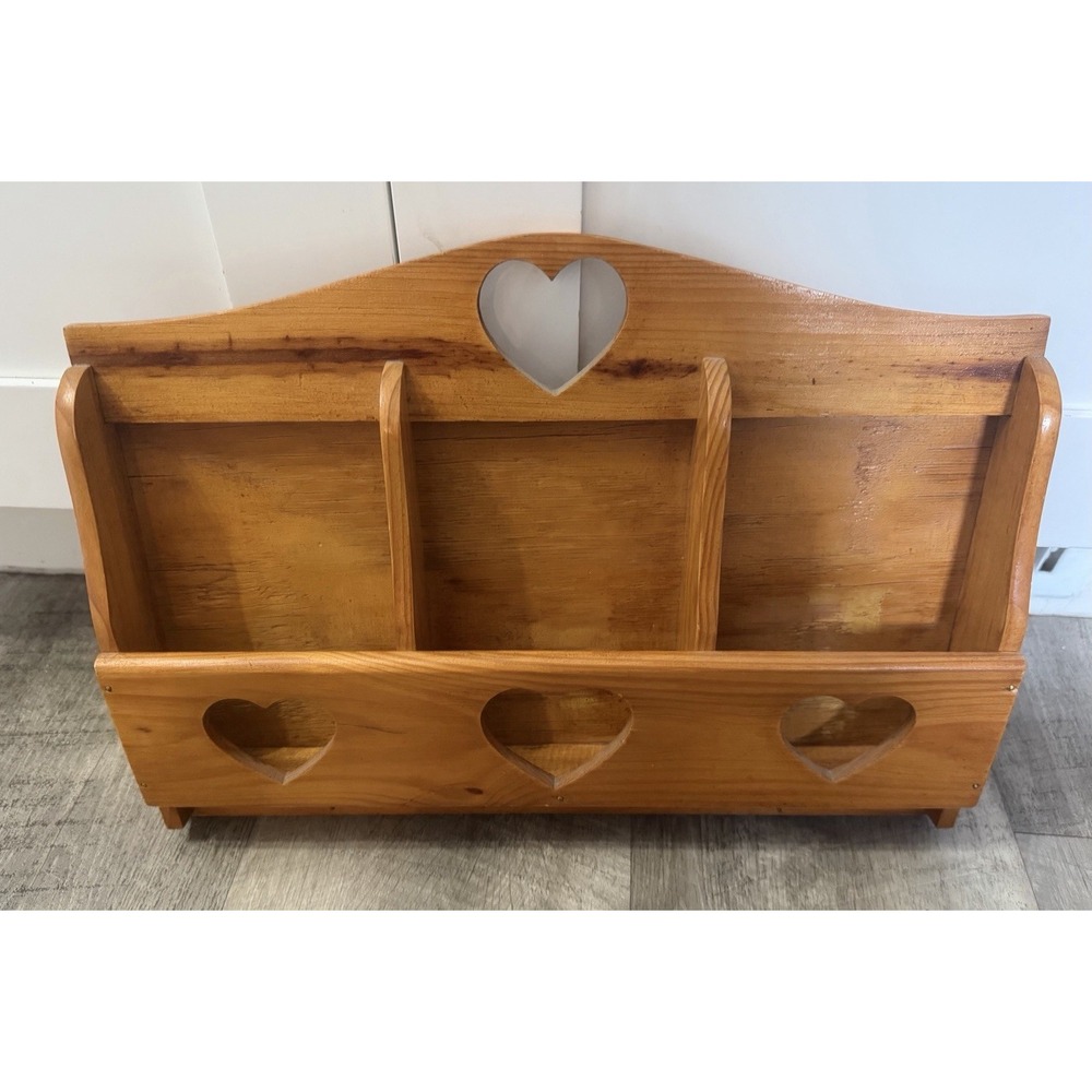 Vtg Wood Wooden Heart Design Letter/Key Holder Organizer Cottage Core